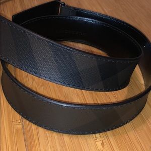 Burberry Mens belt